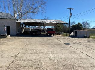 110 Tyler Ave, Sabinal, TX 78881