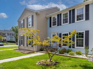 35 Byrnes Ln, Sayreville Boro, NJ 08872