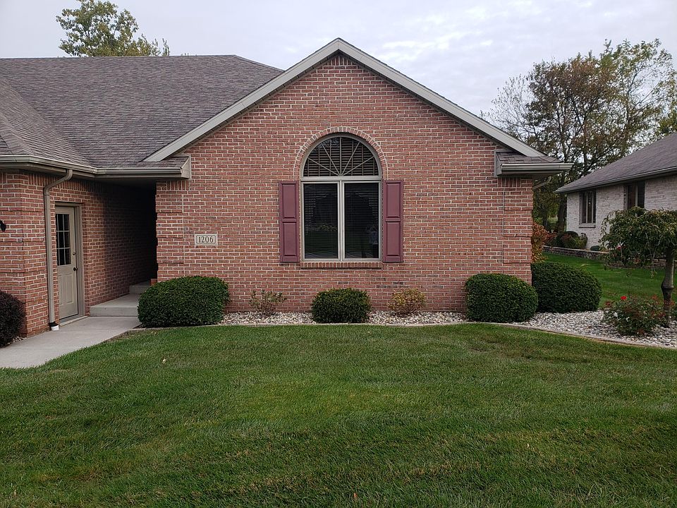 2nd image of 1206 Alexandria Blvd