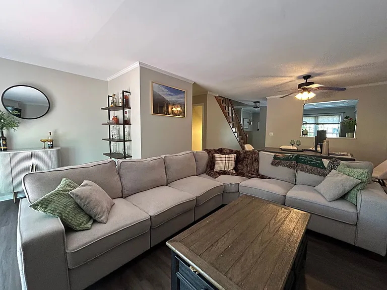4876 Weatherhill Dr — Photo 12