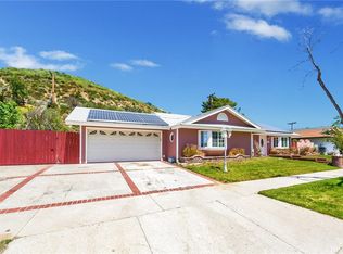 19741 Merryhill St, Santa Clarita, CA 91351