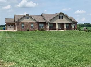 33 Longshot Dr, Troy, IL 62294