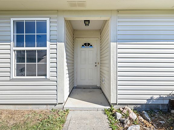 4th image of 7710 Vincent Ct