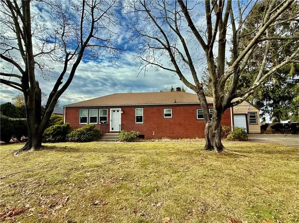 85 Hilton Ave E, Riverside, RI 02915