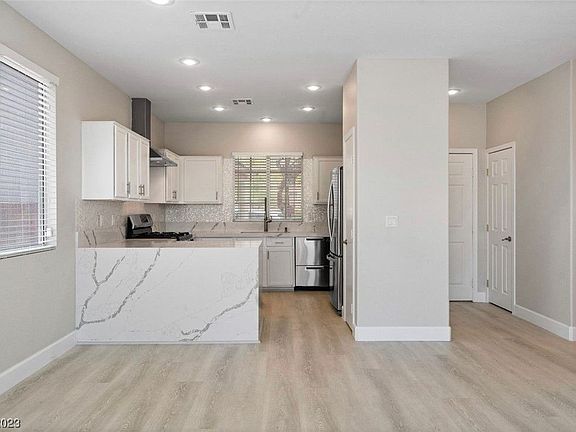 5th image of 10713 Pipers Cove Ln