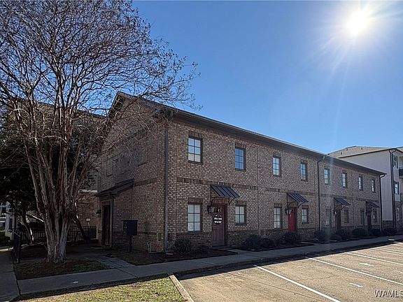 3rd image of 801 Red Drew Ave APT 4