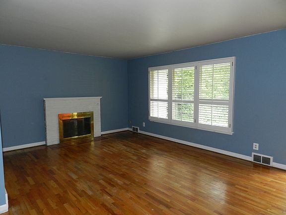 3rd image of 2904 Otis St SE