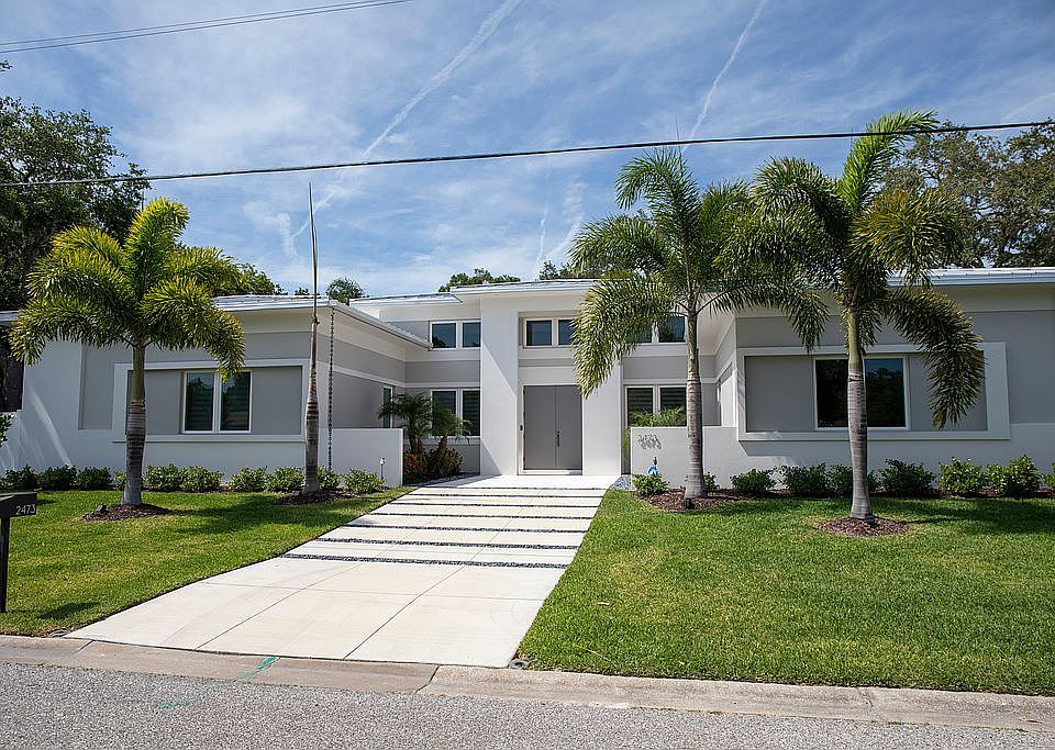 2nd image of 2473 Clematis St