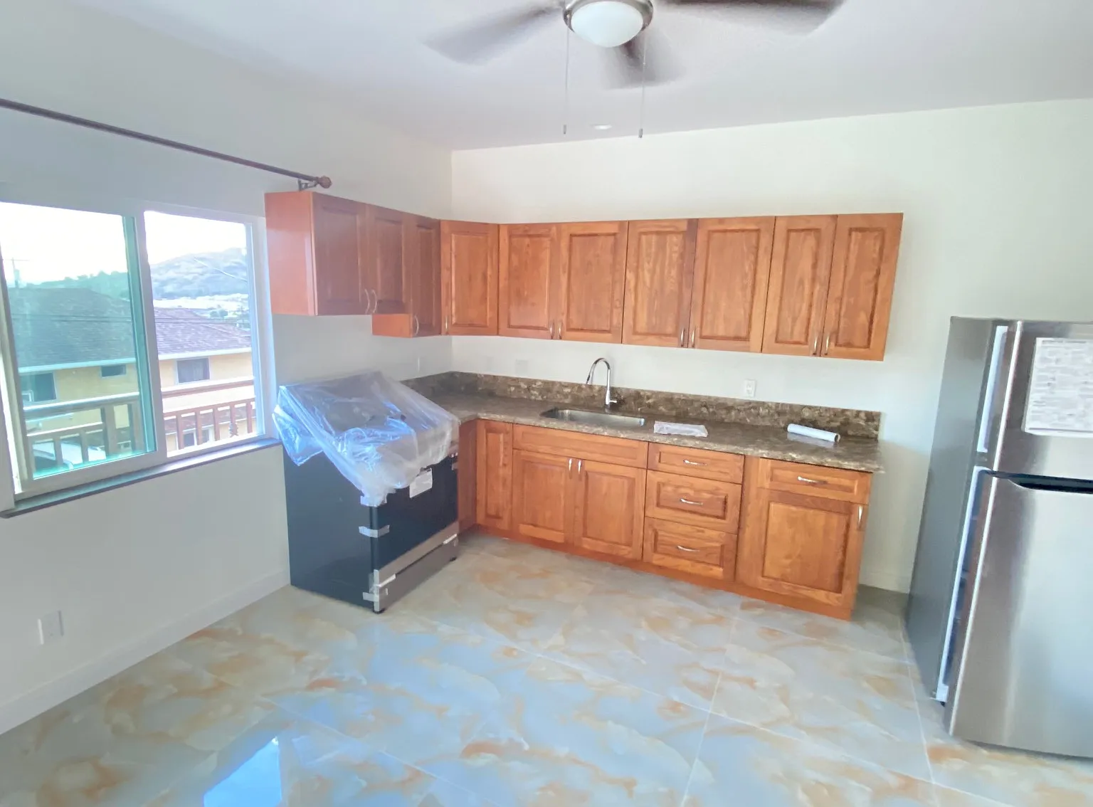 2 bed, 600 sqft, $2,350 — Photo 3