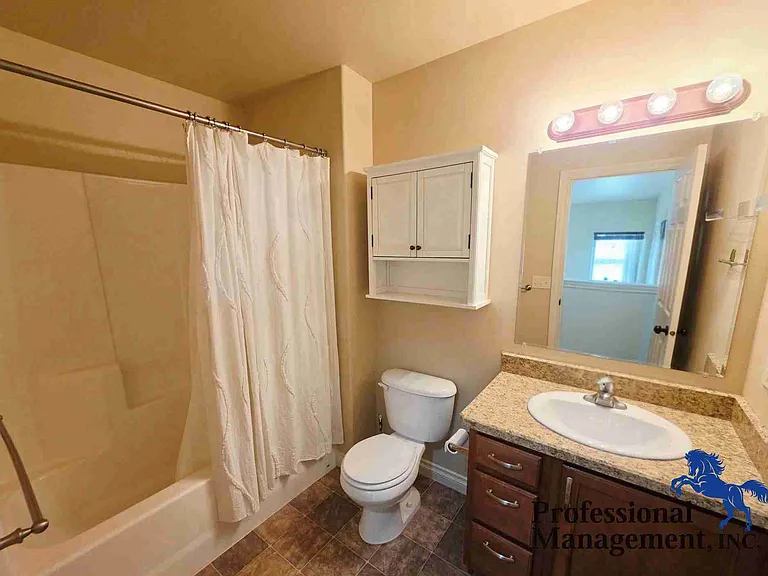 1617 8th St W — Photo 15