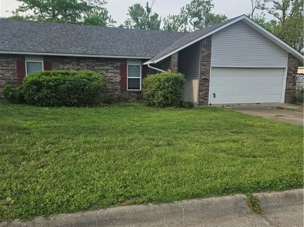 2705 W Magnolia St, Rogers, AR 72758