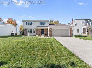 6734 Robison Ln, Saline, MI 48176