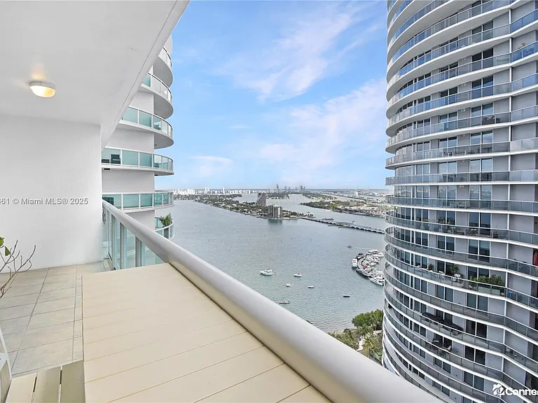 1800 N Bayshore Dr — Photo 10