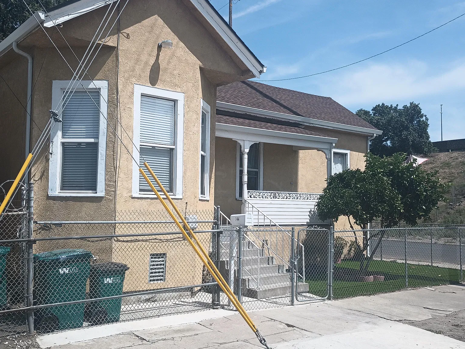 2 bed, 700 sqft, $1,350 — Photo 1