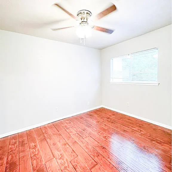 1910 Barak Ln #18 — Photo 6