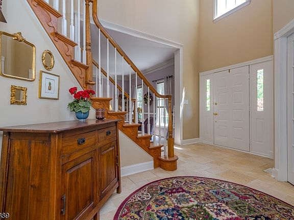 4th image of 46 Westbury Ct