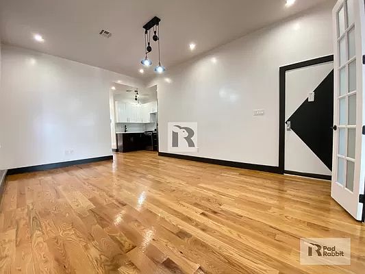 4th image of 376 Lewis Ave APT 3R