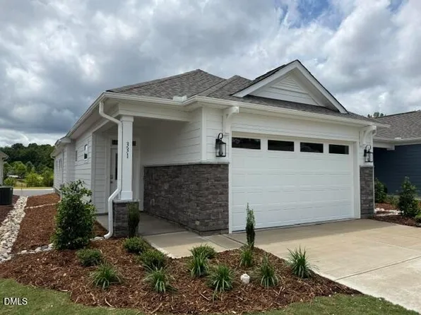 331 Village Walk Dr, Clayton, NC 27527