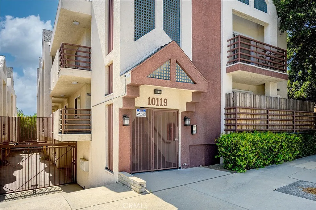 4 bed, 1508 sqft, $3,300 — Photo 2