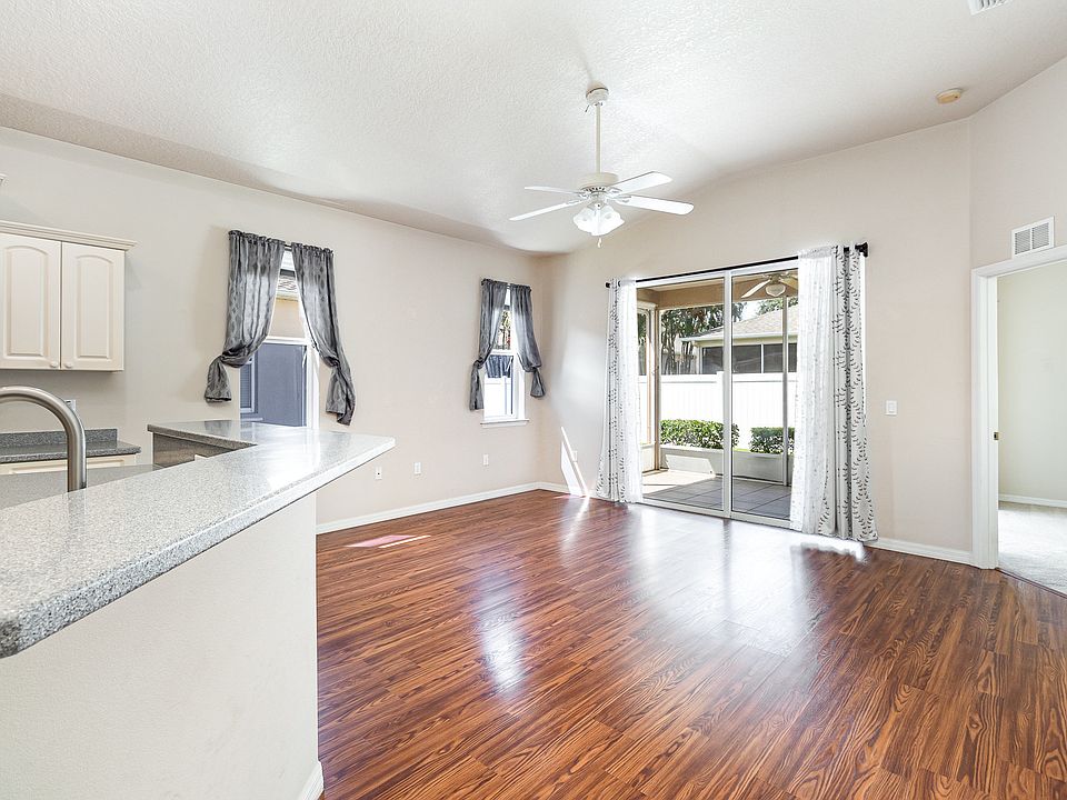1st image of 591 Wedge Ct SE #1