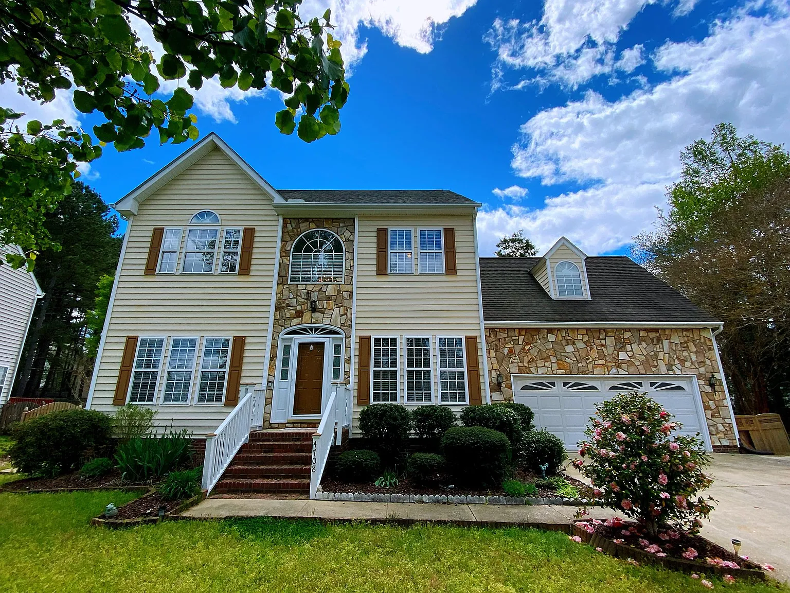 4708 Waterford Cove Dr — Photo 1