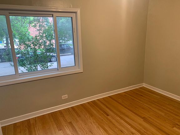 4th image of 5305 N Washtenaw Ave #1