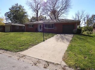 1237 Express Dr, Belleville, IL 62223