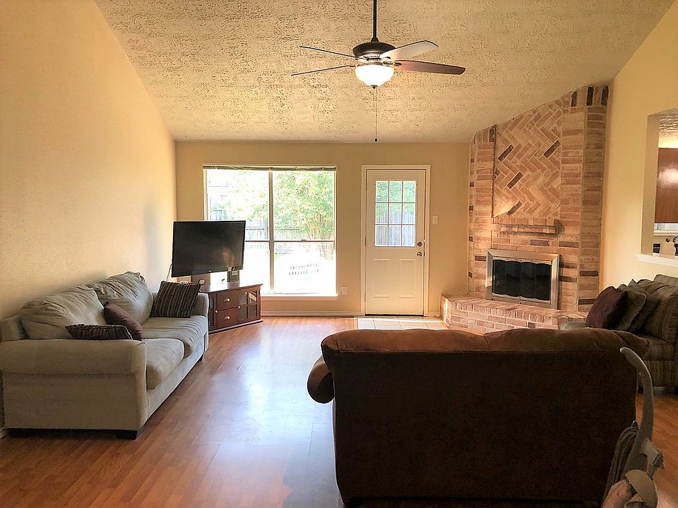 2nd image of 1125 Maple Creek Dr