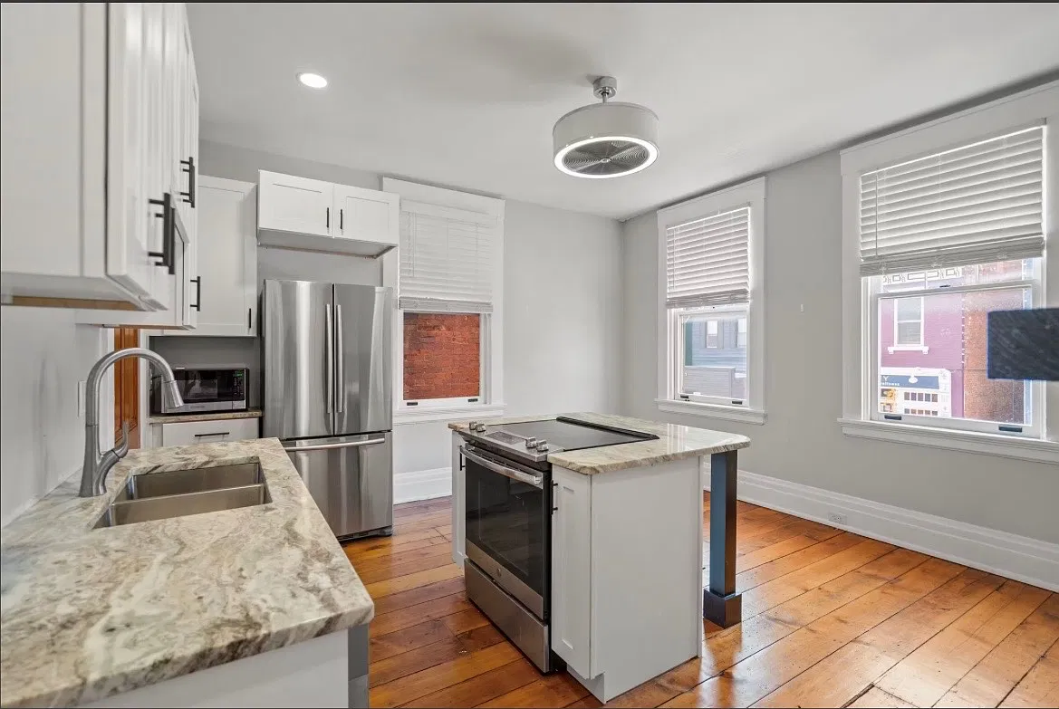 610 Main St - unit 2 — Photo 4