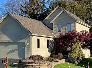 21 Autumn Trl, Webster, NY 14580