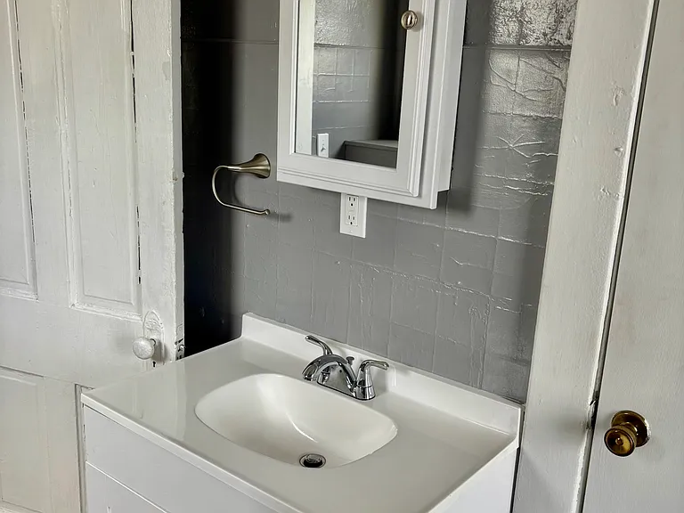 158 1/2 16th St NW #158-1/2 — Photo 4