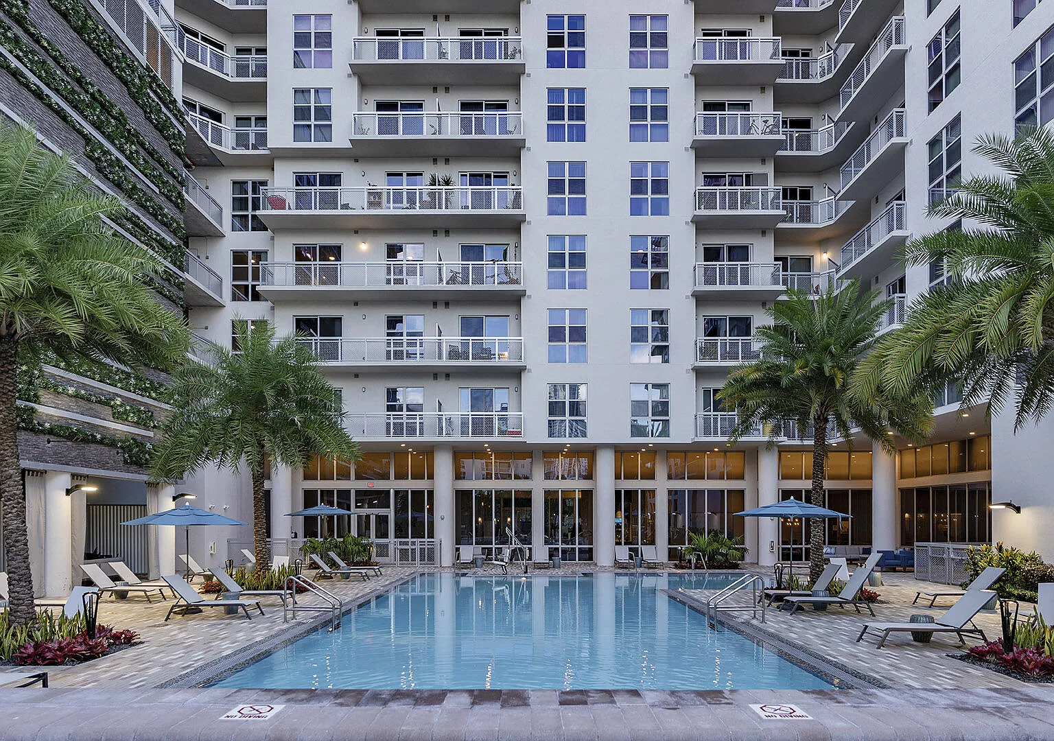 Blu27 at Edgewater — Photo 3