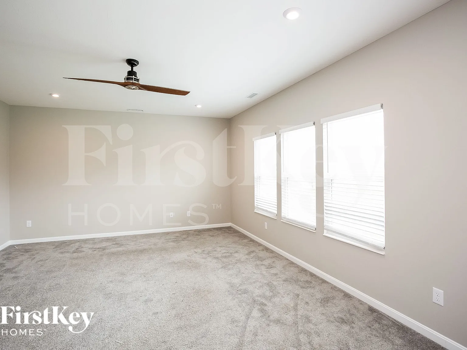 4 bed, 2.5 bath, 2459 sqft, $2,025 — Photo 3