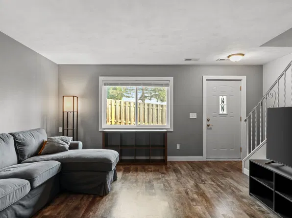 1034 McKenna Blvd APT 4, Madison, WI 53719