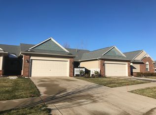 650 Shoreline Dr, Fenton, MI 48430