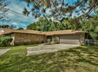 12 Hampton Ct, Mary Esther, FL 32569