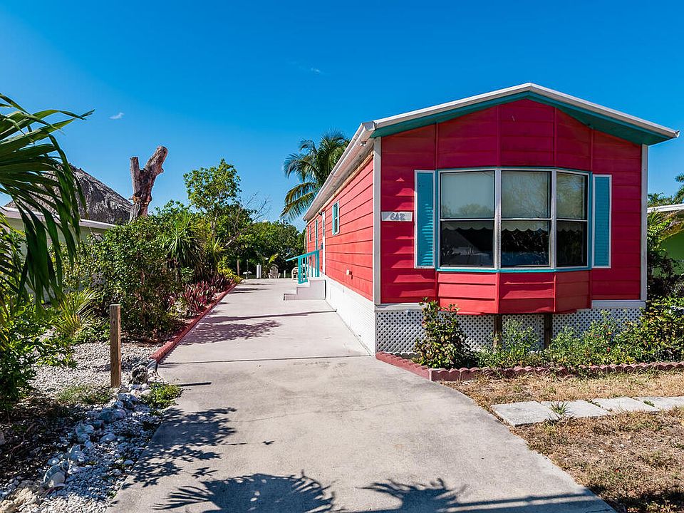 1st image of 648 Palm Ave E
