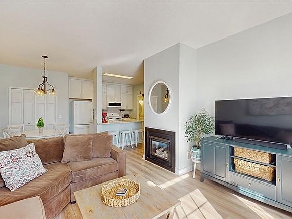 5th image of 15672 Garnet Way #35