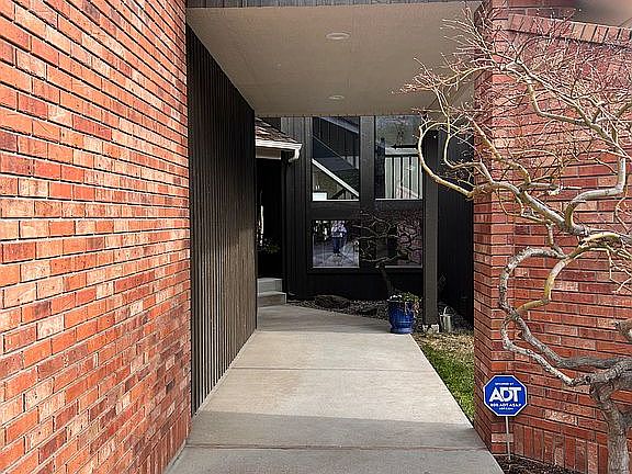 Front covered walkway.