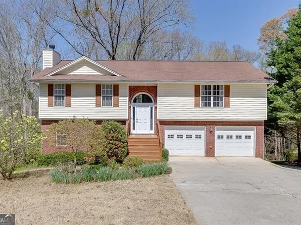 41 Pebble Ct, Hoschton, GA 30548