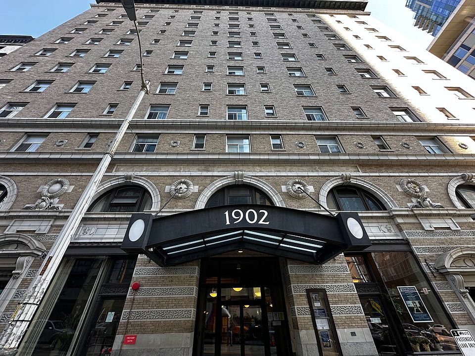 Majestic landmark in the heart of the city