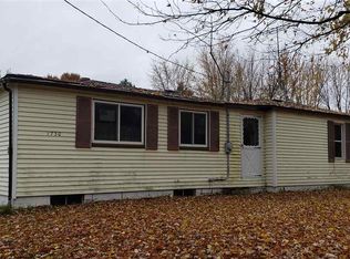 1730 E Coggins Rd, Pinconning, MI 48650