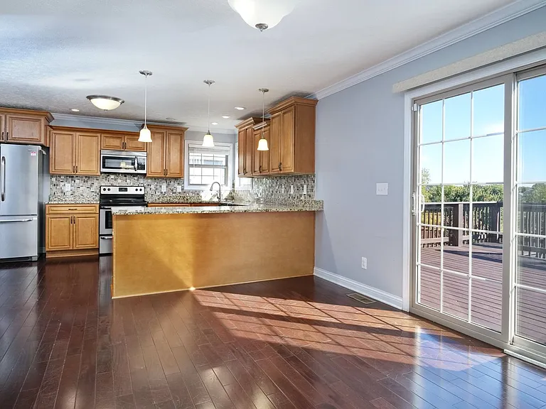 430 Knox Ave — Photo 19