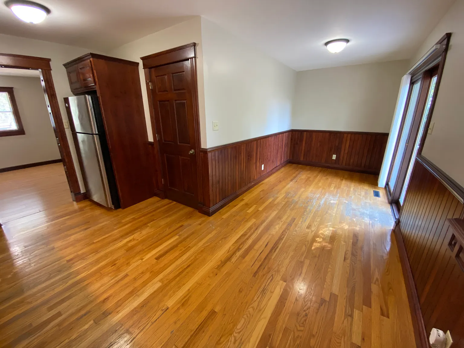 3 bed, 2.5 bath, 2038 sqft, $1,595 — Photo 4