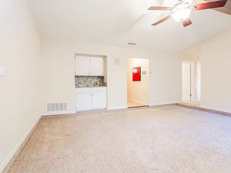 13202 Rampart St — Photo 5