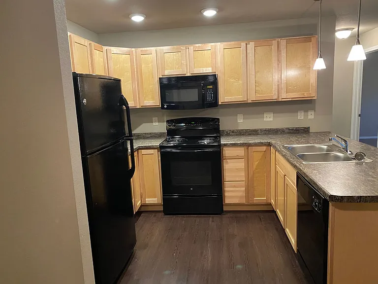 Aspen Trail Apartments — Photo 160