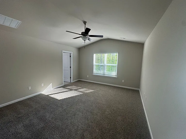 2128 Clapham Ct — Photo 12