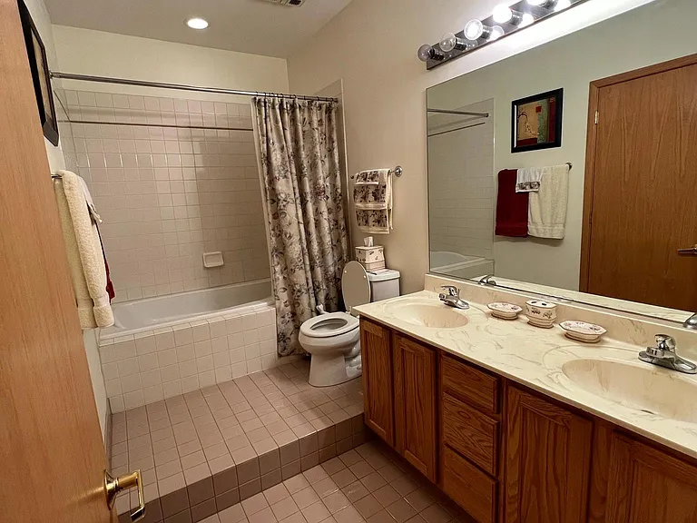 910 S Michigan Ave #708 — Photo 12