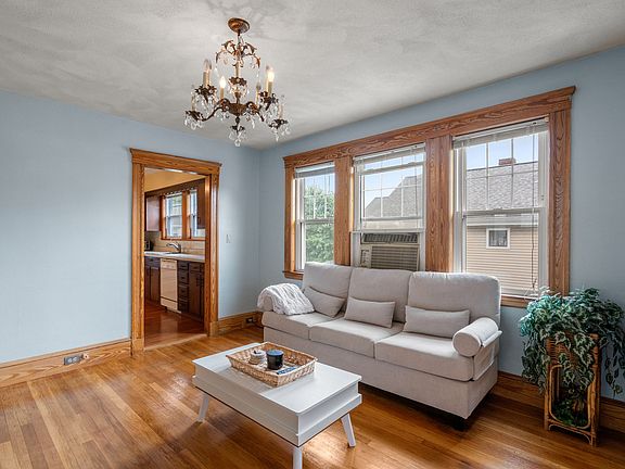 5th image of 35 Trapelo St Suite 2