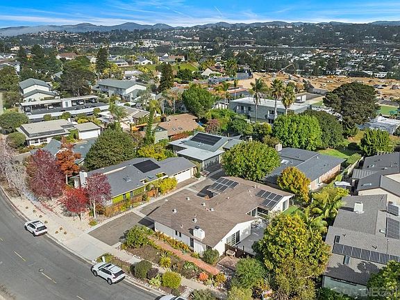 5th image of 708 E Solana Cir
